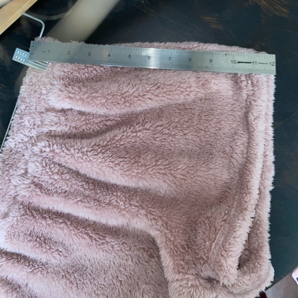 Copper Closet Teddy Pullover and Shorts Set - Picture 6 of 10